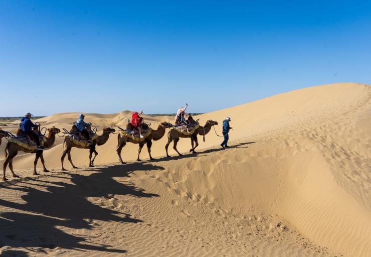 南疆迷醉維吾爾１０天～帕米爾高原、喀什老城、２號沙漠公路、三排椅